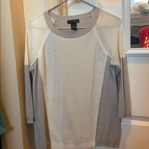 Quarter sleeve gray sweater!
